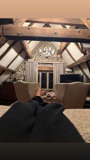 Portia Doubleday feet photo thumbnail