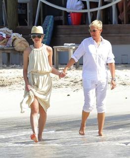 Portia de Rossi feet photo thumbnail
