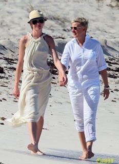 Portia de Rossi feet photo thumbnail