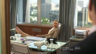 Portia de Rossi feet photo thumbnail