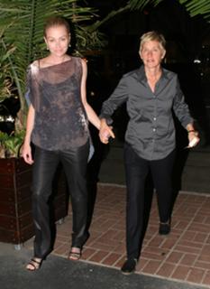 Portia de Rossi feet photo thumbnail