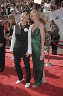 Portia de Rossi feet photo thumbnail