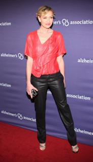 Portia de Rossi feet photo thumbnail