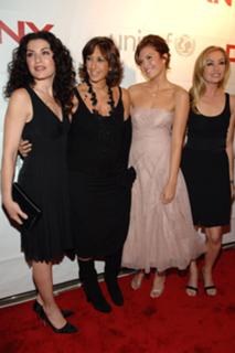 Portia de Rossi feet photo thumbnail