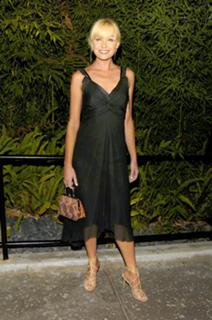 Portia de Rossi feet photo thumbnail