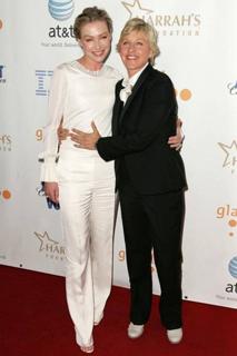 Portia de Rossi feet photo thumbnail
