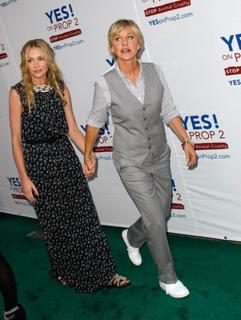 Portia de Rossi feet photo thumbnail
