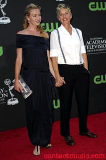 Portia de Rossi feet photo thumbnail
