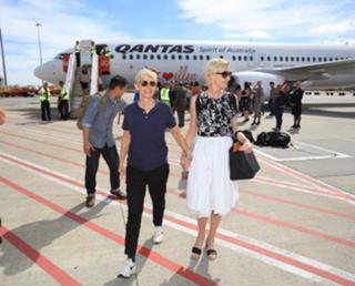 Portia de Rossi feet photo thumbnail