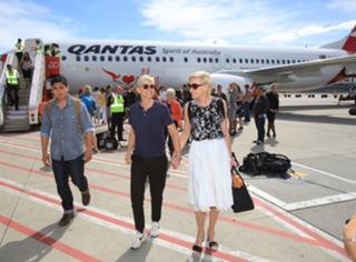 Portia de Rossi feet photo thumbnail