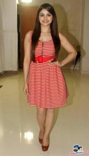 Prachi Desai feet photo thumbnail