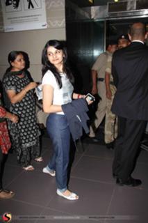 Prachi Desai feet photo thumbnail
