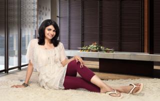 Prachi Desai feet photo thumbnail