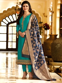 Prachi Desai feet photo thumbnail