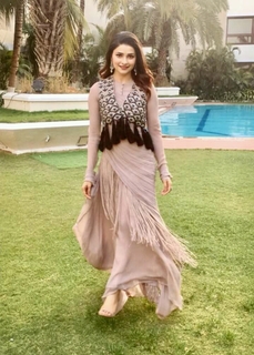 Prachi Desai feet photo thumbnail