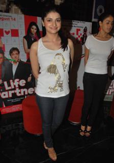 Prachi Desai feet photo thumbnail
