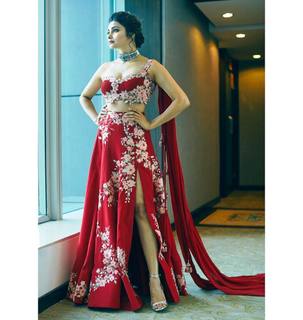 Prachi Desai feet photo thumbnail