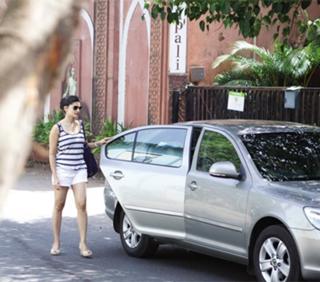 Prachi Desai feet photo thumbnail