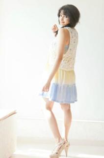 Prachi Desai feet photo thumbnail