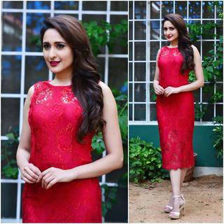 Pragya Jaiswal feet photo thumbnail