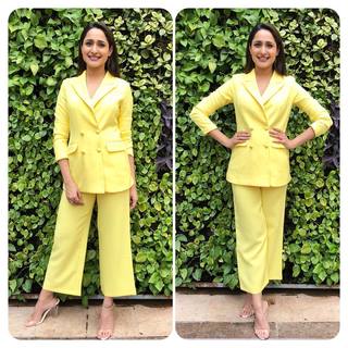Pragya Jaiswal feet photo thumbnail