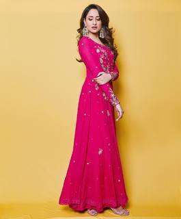 Pragya Jaiswal feet photo thumbnail