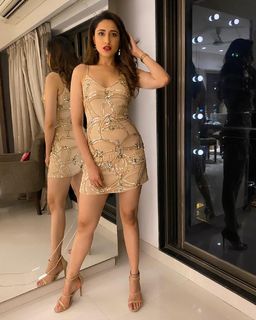 Pragya Jaiswal feet photo thumbnail