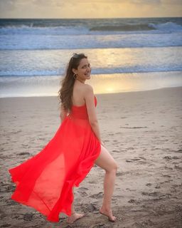 Pragya Jaiswal feet photo thumbnail