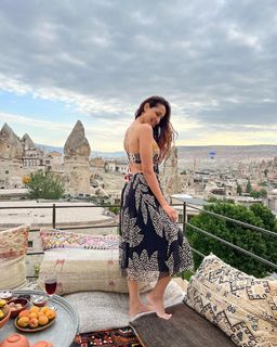 Pragya Jaiswal feet photo thumbnail