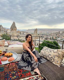 Pragya Jaiswal feet photo thumbnail