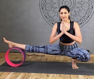 Pragya Jaiswal feet photo thumbnail