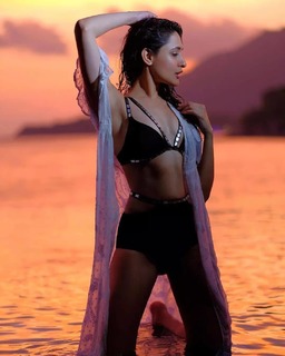 Pragya Jaiswal feet photo thumbnail