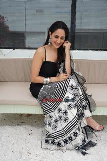 Pragya Jaiswal feet photo thumbnail