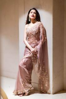 Pragya Jaiswal feet photo thumbnail