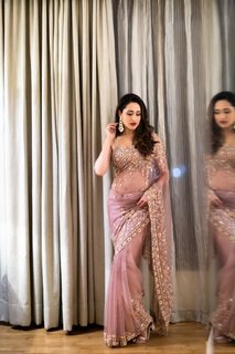 Pragya Jaiswal feet photo thumbnail