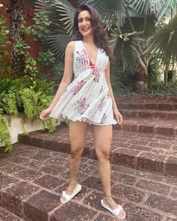 Pragya Jaiswal feet photo thumbnail