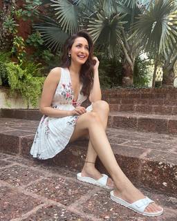 Pragya Jaiswal feet photo thumbnail