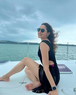 Pragya Jaiswal feet photo thumbnail