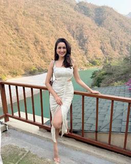 Pragya Jaiswal feet photo thumbnail