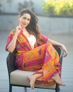 Pragya Jaiswal feet photo thumbnail