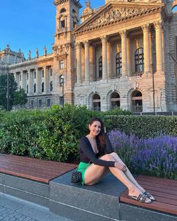 Pragya Jaiswal feet photo thumbnail