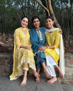 Pragya Jaiswal feet photo thumbnail