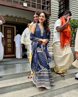 Pragya Jaiswal feet photo thumbnail