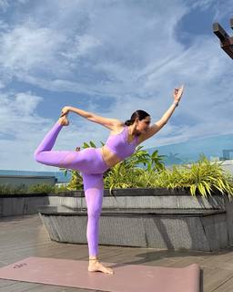 Pragya Jaiswal feet photo thumbnail