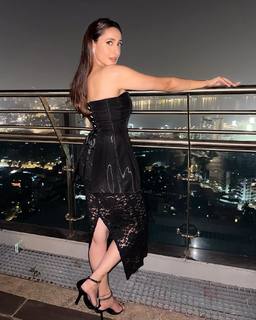 Pragya Jaiswal feet photo thumbnail