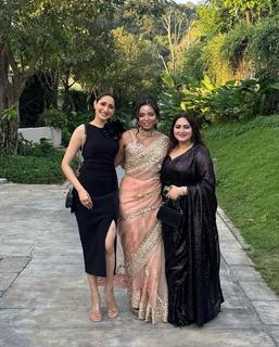 Pragya Jaiswal feet photo thumbnail