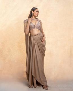 Pragya Jaiswal feet photo thumbnail