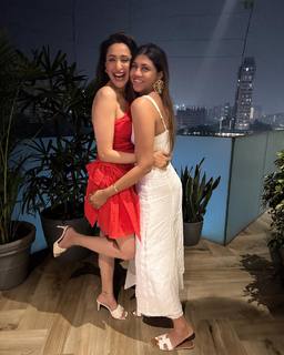 Pragya Jaiswal feet photo thumbnail