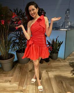 Pragya Jaiswal feet photo thumbnail