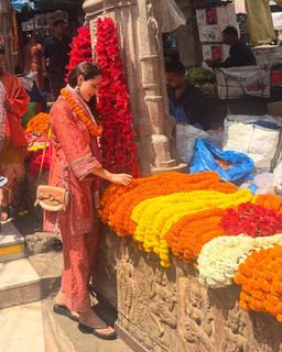 Pragya Jaiswal feet photo thumbnail